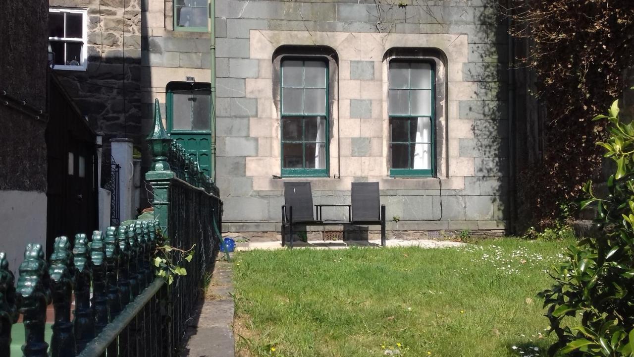Ground Floor Barmouth Centre Apartment With Garden Buitenkant foto